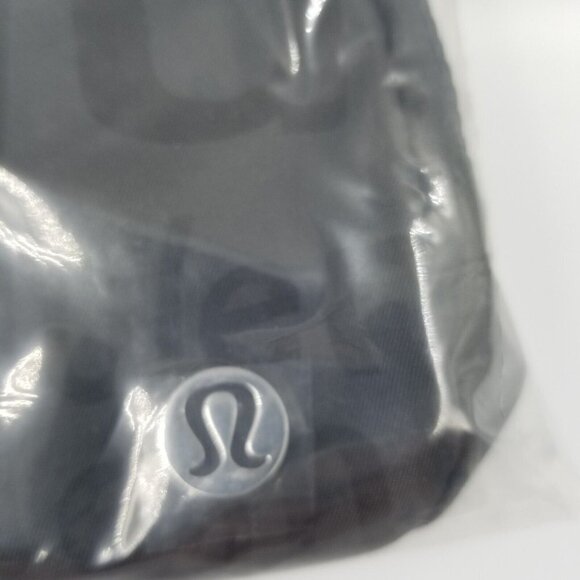 Lululemon 1L Everywhere Belt Bag Wobbly Woodmark Black NWT - Picture 4 of 7